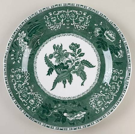 Green Camilla (Scallop, New Black Stamp) Luncheon Plate