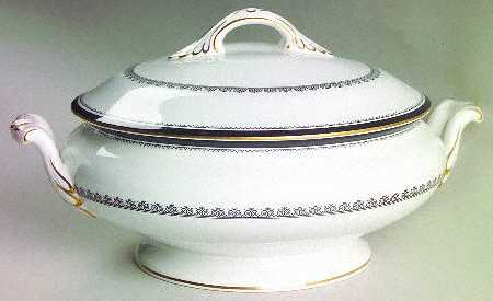 Camelot Round Covered Vegetable
