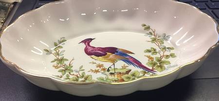 Chelsea Bird (No Raised Gold Dots) Small Oval Fluted Dish