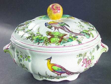 Chelsea Bird (Thin Red Line) Round Covered Vegetable