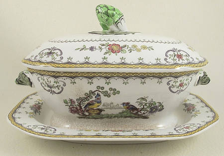 Chelsea Sauce Boat & Lid & Underplate