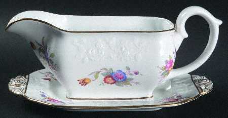 Christine Gravy Boat with Attached Underplate