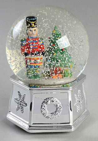 Christmas Tree Snow Globe