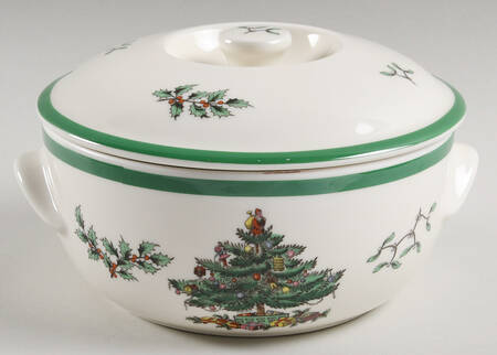 Christmas Tree 1 Pint Round Deep Covered Casserole