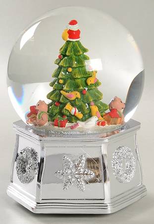 Christmas Tree Snow Globe