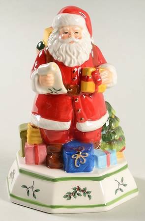 Christmas Tree Musical Figurine