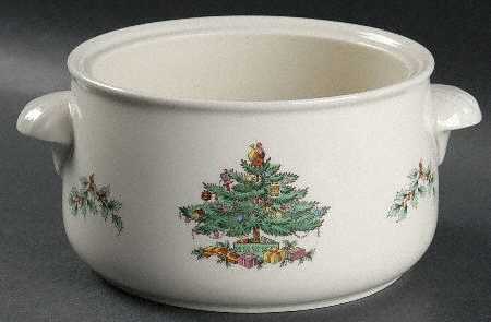 Christmas Tree 2 Qt Round Covered Casserole No Lid