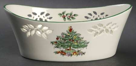 Christmas Tree 9" Pierced Oval Bowl