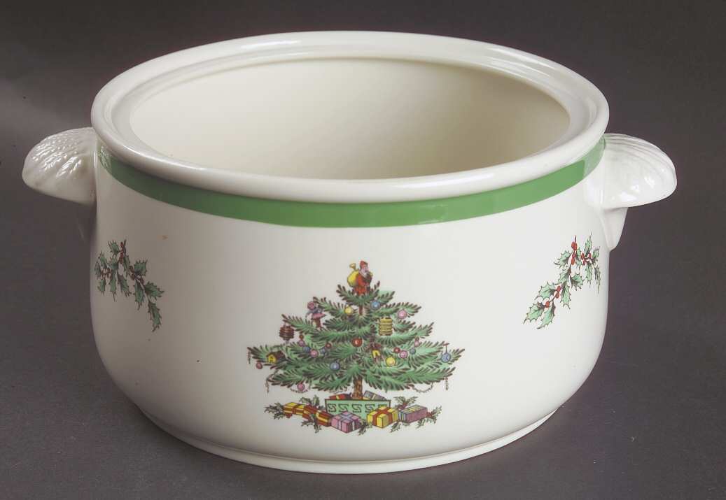 Christmas Tree 2 Qt Round Covered Casserole No Lid