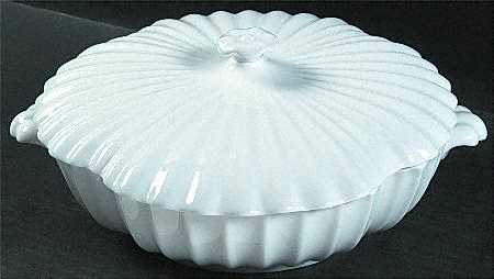 Chelsea White Round Covered Vegetable