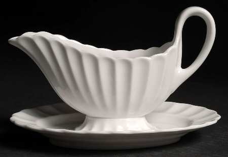 Chelsea White Gravy Boat with Attached Underplate