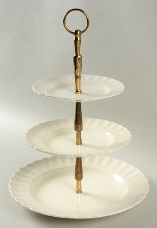 Chelsea Wicker 3-Tiered Serving Tray (DP, SP, BB)