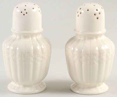 Chelsea Wicker Salt & Pepper Set