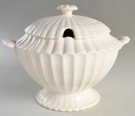 Chelsea Wicker Tureen &  Lid