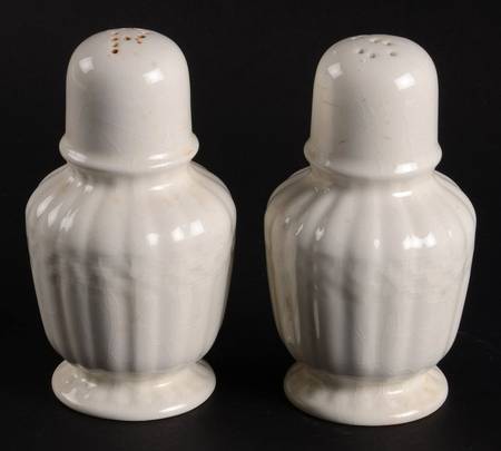 Chelsea Wicker Salt & Pepper Set