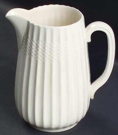 Chelsea Wicker 32 Oz Jug