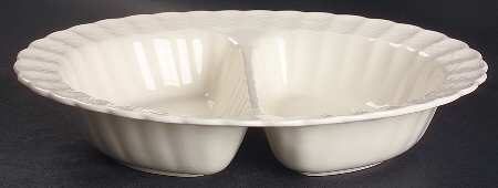 Chelsea Wicker 11" Oval Divided Vegetable Bowl