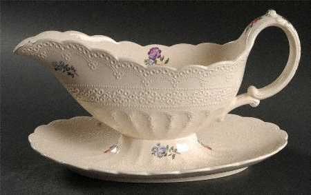 Claudia Gravy Boat with Attached Underplate