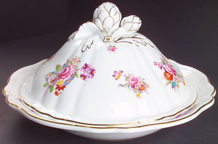 Dresden Rose (R2241, Scalloped, Gold) Round Covered Vegetable