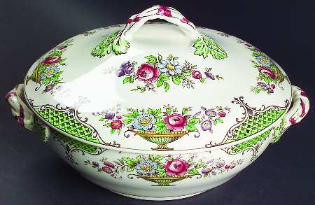 Ellesmere (Smooth) Round Covered Vegetable