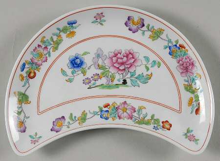 Famille Rose Crescent Salad Plate