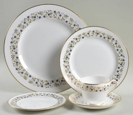 Filigree 5 Piece Place Setting