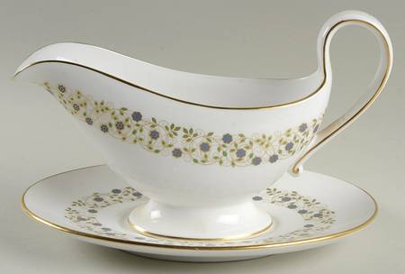 Filigree Gravy Boat & Underplate