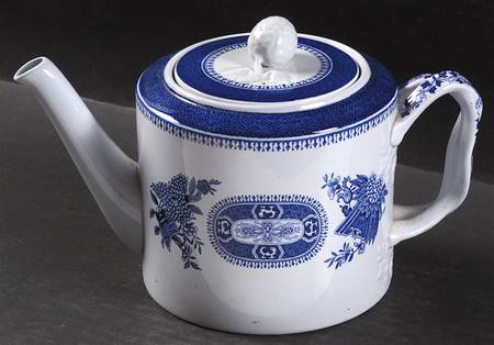 Fitzhugh Blue Teapot & Lid