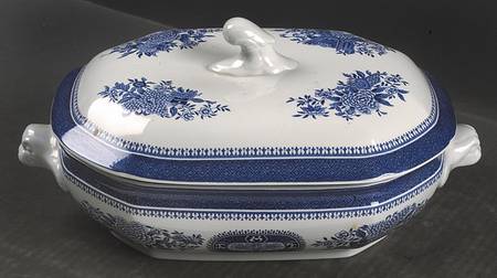 Fitzhugh Blue Oval Covered Vegetable