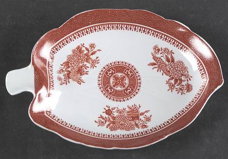 Fitzhugh Red 7" Leaf Dish
