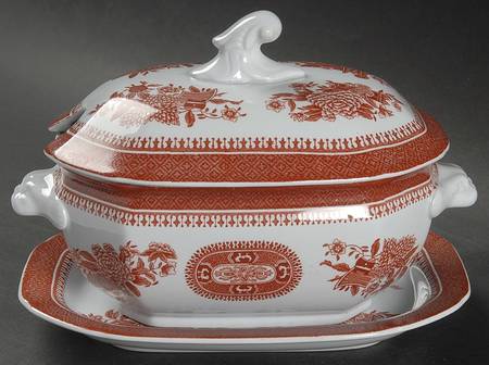Fitzhugh Red Sauce Boat & Lid with Underplate