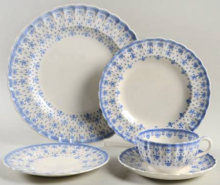 Fleur de Lys Blue (Earthenware, No Trim) 5 Piece Place Setting