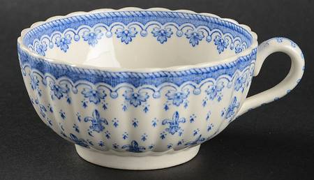 Fleur de Lys Blue (Earthenware, No Trim) Oversized Cup