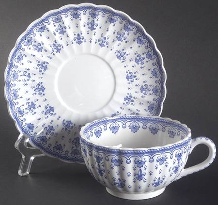 Fleur de Lys Blue (Earthenware, No Trim) Flat Cup & Saucer Set