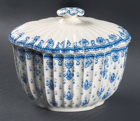 Fleur de Lys Blue (Earthenware, No Trim) Sugar Bowl & Lid