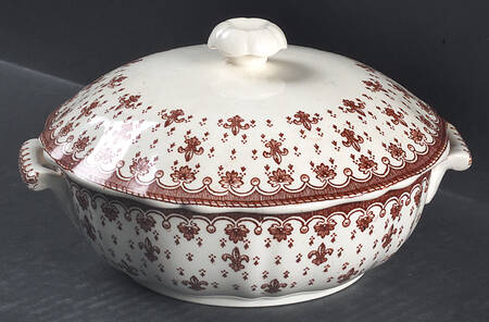 Fleur de Lys Brown (Earthenware, No Trim) Mini Round Covered Vegetable