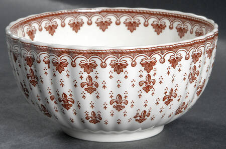 Fleur de Lys Brown (Earthenware, No Trim) Cranberry Bowl