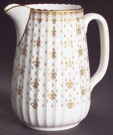 Fleur de Lys Gold (Bone, Gold Trim) 28 Oz Pitcher