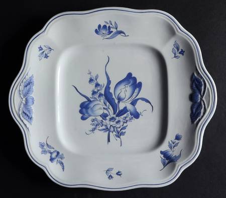Fontaine Square Handled Cake Plate