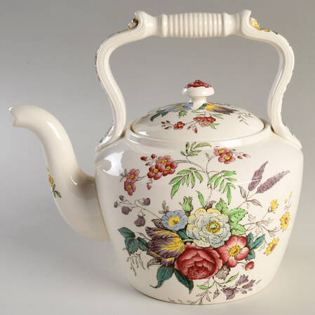 Gainsborough (Marlborough) Kettle & Lid