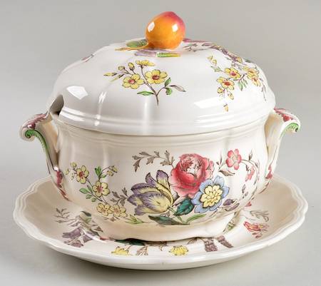 Gainsborough (Marlborough) Sauce Boat & Lid with Underplate