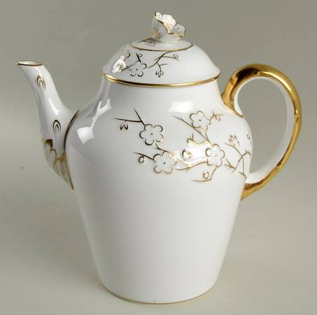 Geisha Gold (Gold Flowers, Gold Trim) Coffee Pot & Lid