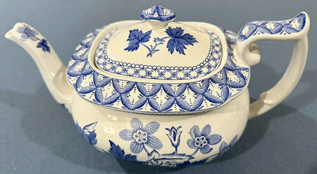 Geranium Blue (Older) Teapot & Lid