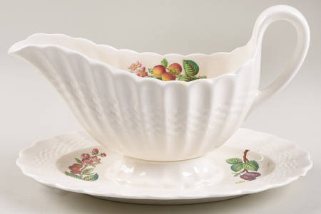 Glendale (Chelsea Wicker) Gravy Boat with Attached Underplate