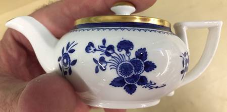 Gloucester Blue (Bone) Toy Teapot & Lid