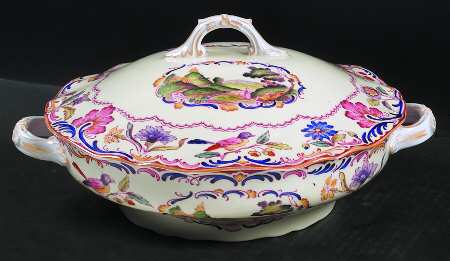 Gobelin (Scalloped, Yellow Trim) Round Covered Vegetable