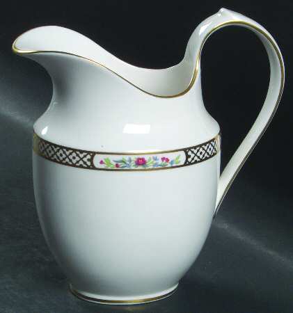 Golden Trellis 16 Oz Pitcher