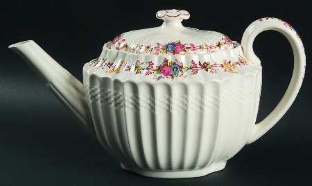 Hazel Dell Off White Teapot & Lid