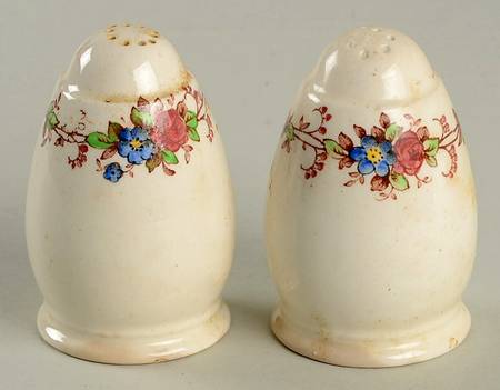 Hazel Dell Off White Salt & Pepper Set