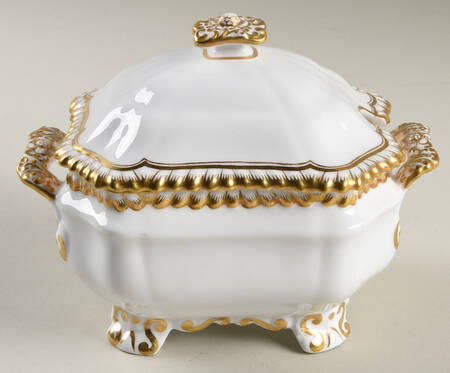 Hallmark (Gadroon Shape) Sauce Boat & Lid